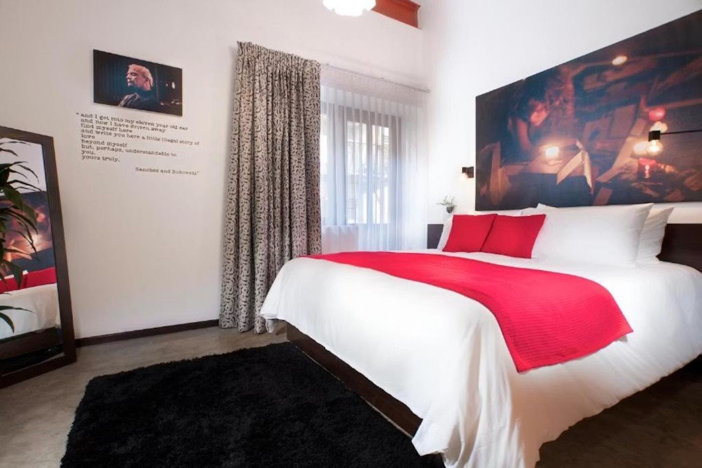 Nocturne by Stuart Hooper room at Tántalo Hotel